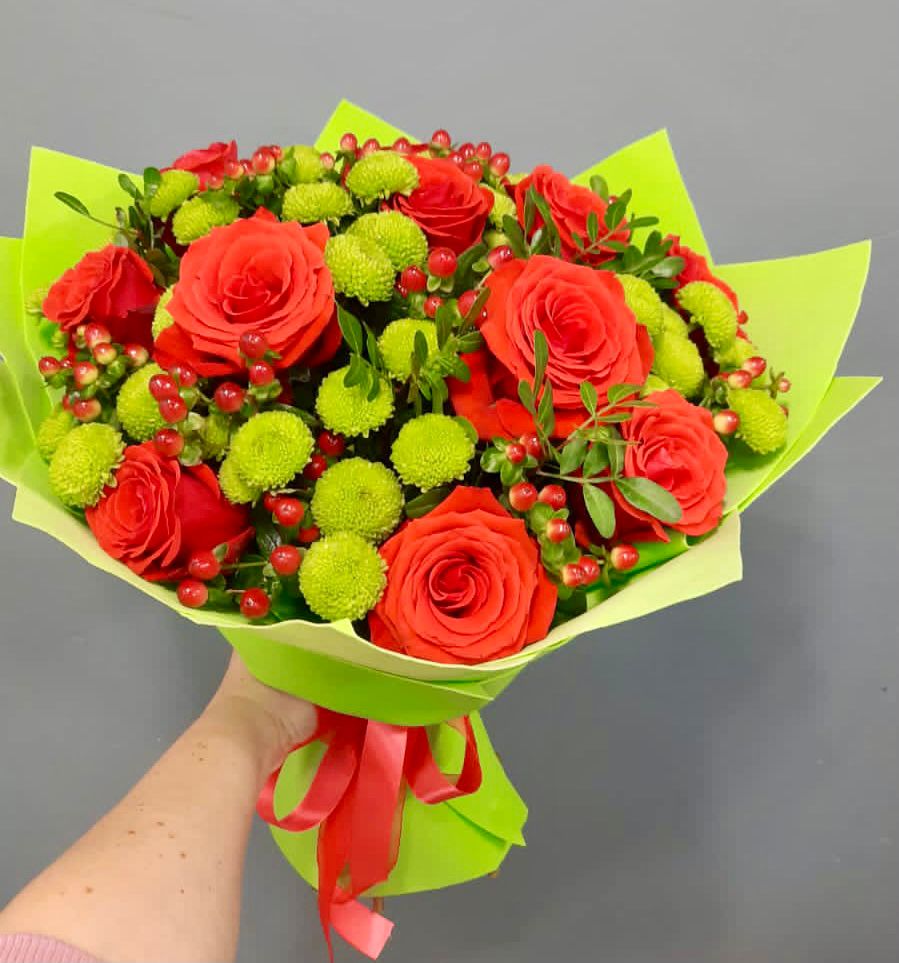 Букет цветов из: Хризантемы и Розы в Советском Республика Дагестан