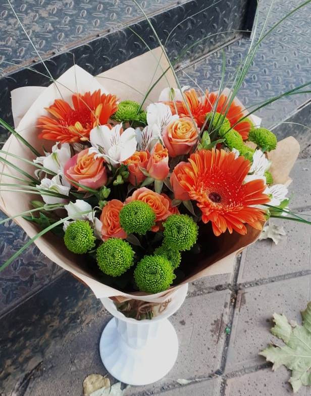 Букет цветов из: Герберы, Хризантемы, Альстромерии и Розы в Советском Республика Дагестан