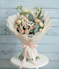 Букет цветов из:  Розы и Лизиантусы в Советском Республика Дагестан