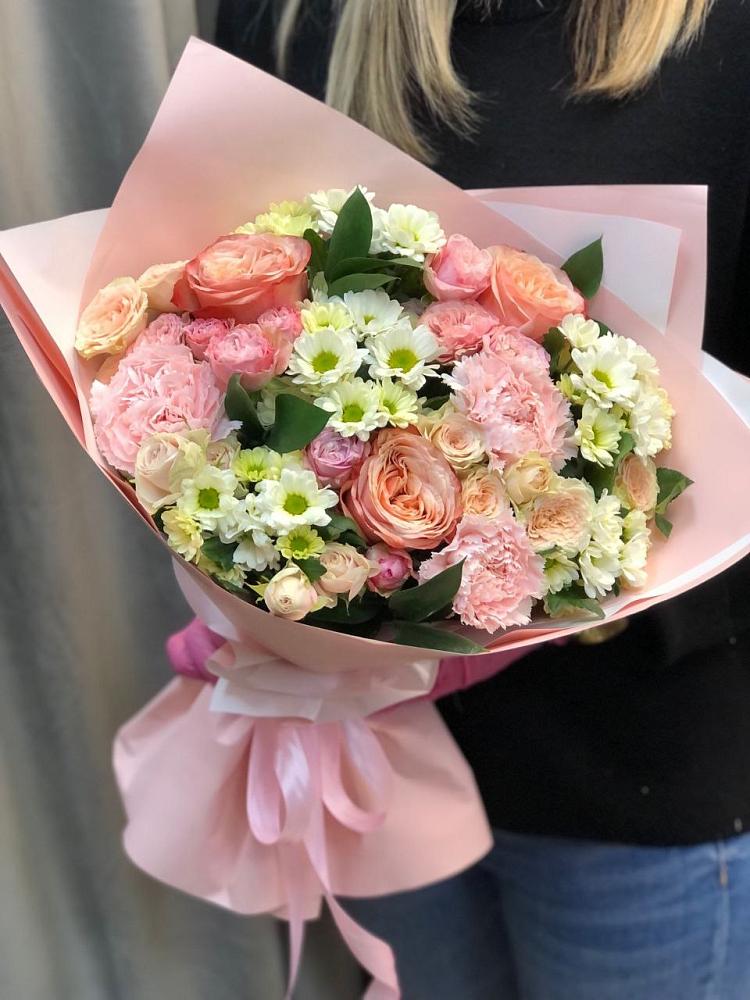 Букет цветов из: Гвоздики, Розы и Хризантемы в Советском Республика Дагестан