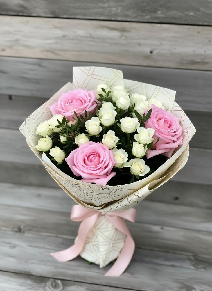 Букет цветов из: Розы в Советском Республика Дагестан