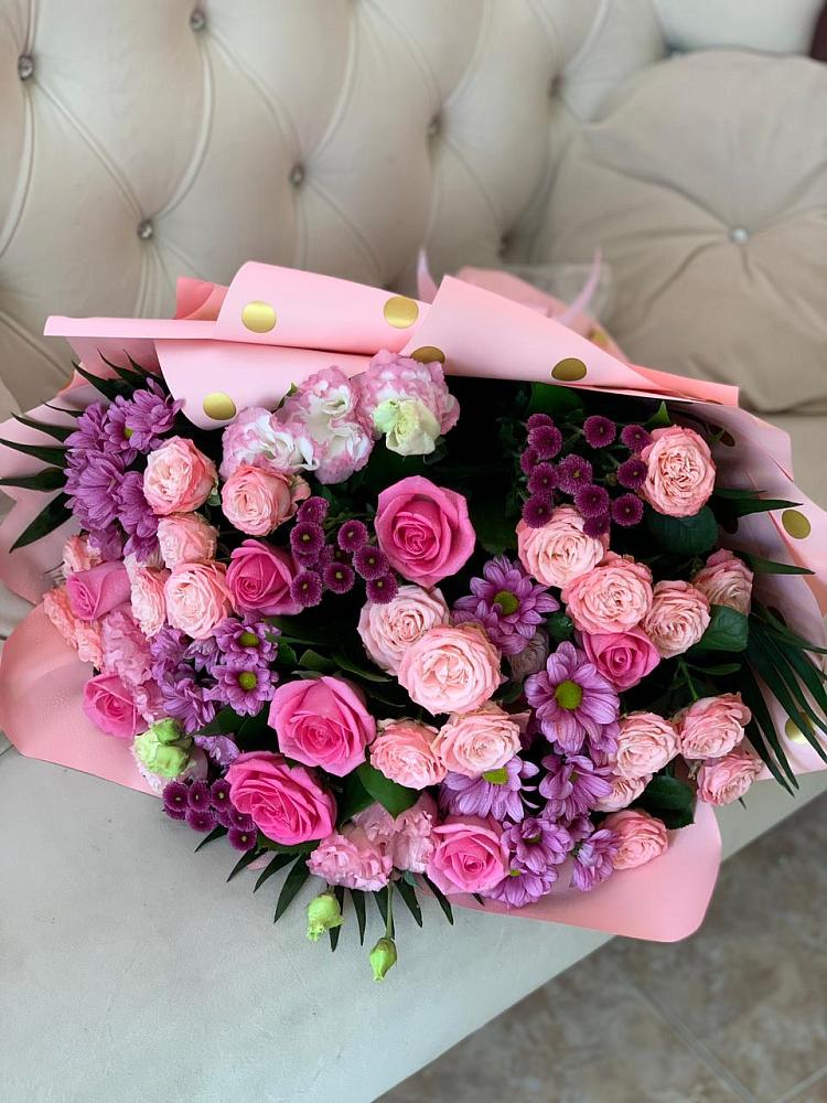 Букет цветов из: Хризантемы, Розы и Лизиантусы в Советском Республика Дагестан