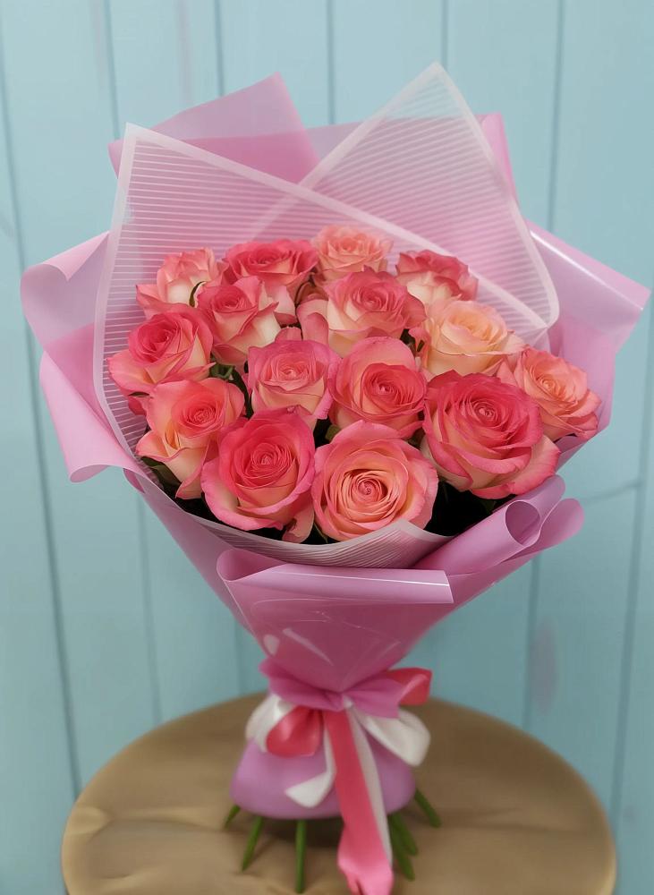 Букет 15 Розовых роз Равель в Советском Республика Дагестан