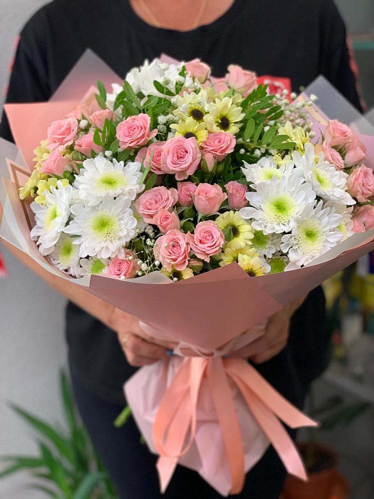 Букет цветов из: Розы и Хризантемы в Советском Республика Дагестан
