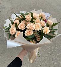 Букет Кремовые розы Латте в Советском Республика Дагестан
