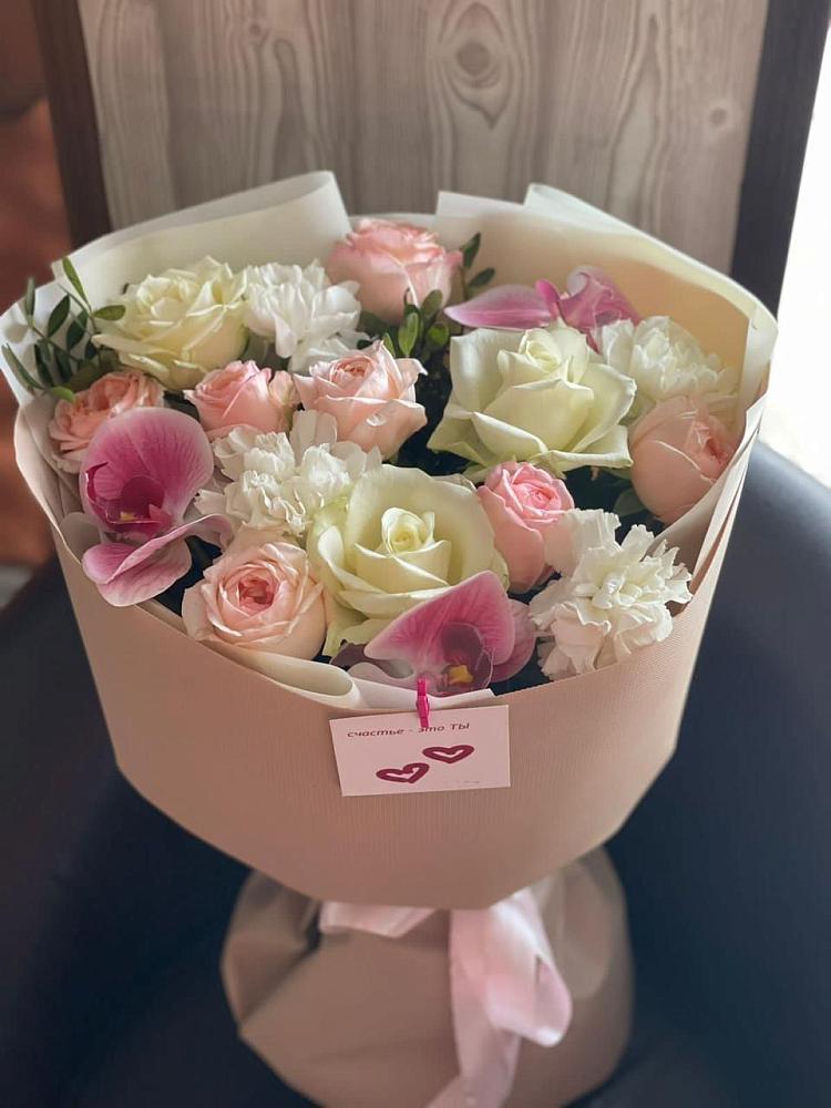 Букет цветов из: Орхидеи, Розы и Гвоздики в Советском Республика Дагестан