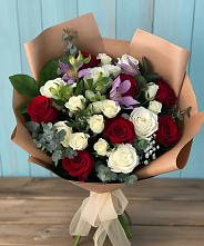 Букет цветов из:  Розы и Альстромерии в Советском Республика Дагестан