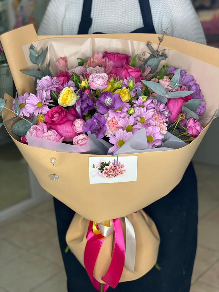 Букет цветов из: Хризантемы, Гвоздики и Альстромерии в Советском Республика Дагестан