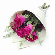 Букет цветов из:  Розы в Советском Республика Дагестан