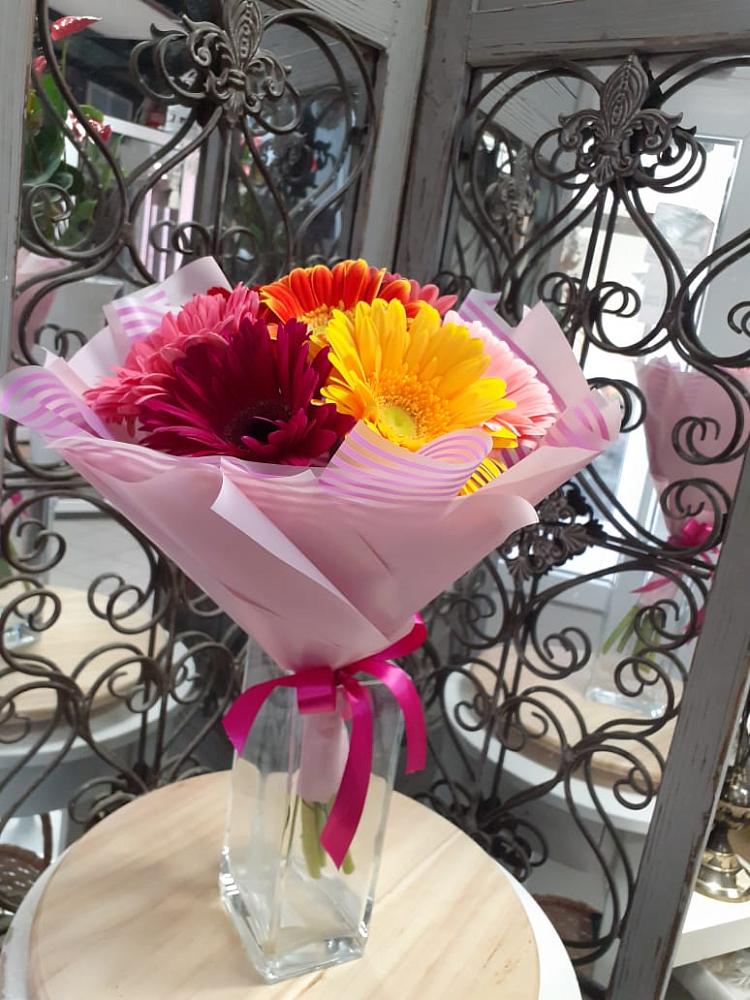 Букет цветов из: Герберы в Советском Республика Дагестан