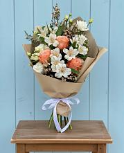 Букет цветов из:  Альстромерии, Лизиантусы, Розы и Хризантемы #REPLACE_PRED# Советском Республика Дагестан