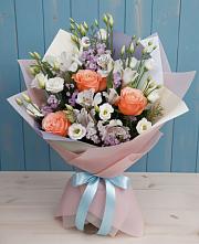 Букет цветов из:  Лизиантусы, Розы, Альстромерии и Гипсофила в Советском Республика Дагестан