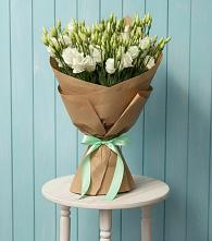 Букет цветов из:  Лизиантусы в Советском Республика Дагестан