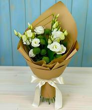 Букет цветов из:  Хризантемы и Лизиантусы в Советском Республика Дагестан