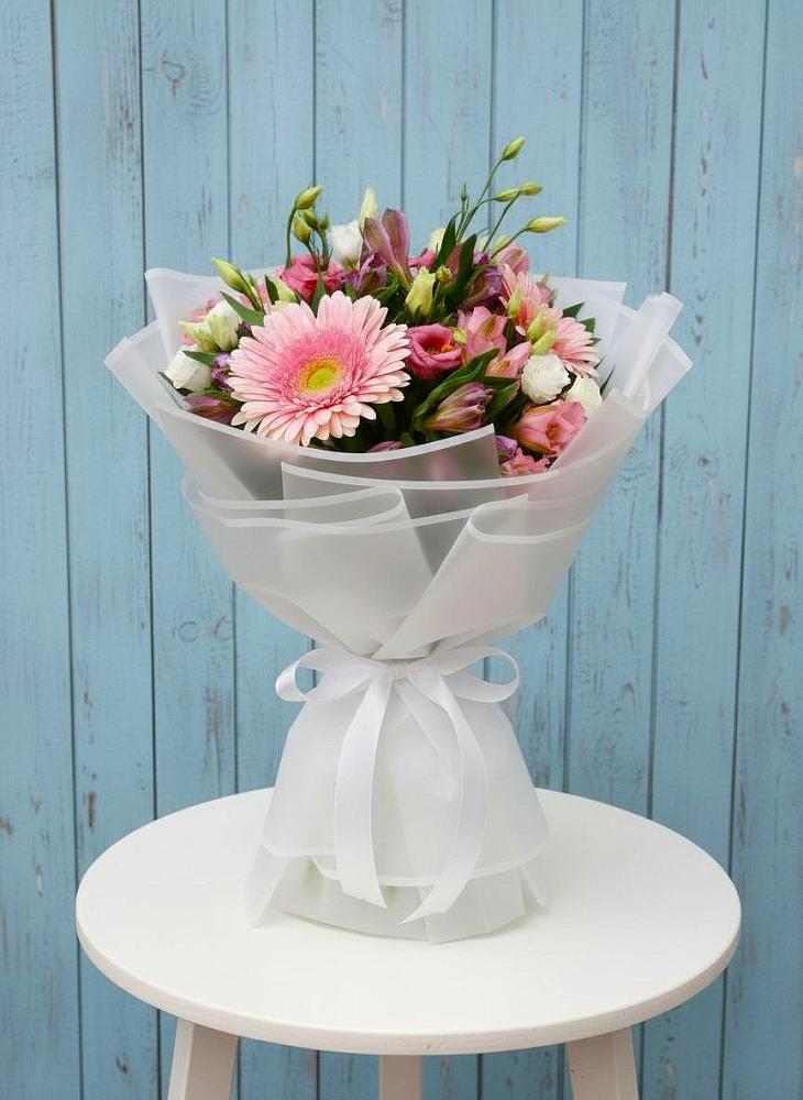 Букет цветов из: Герберы, Альстромерии и Лизиантусы в Советском Республика Дагестан