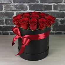 Цветочная композиция из Розы в шляпной коробке в Советском Республика Дагестан