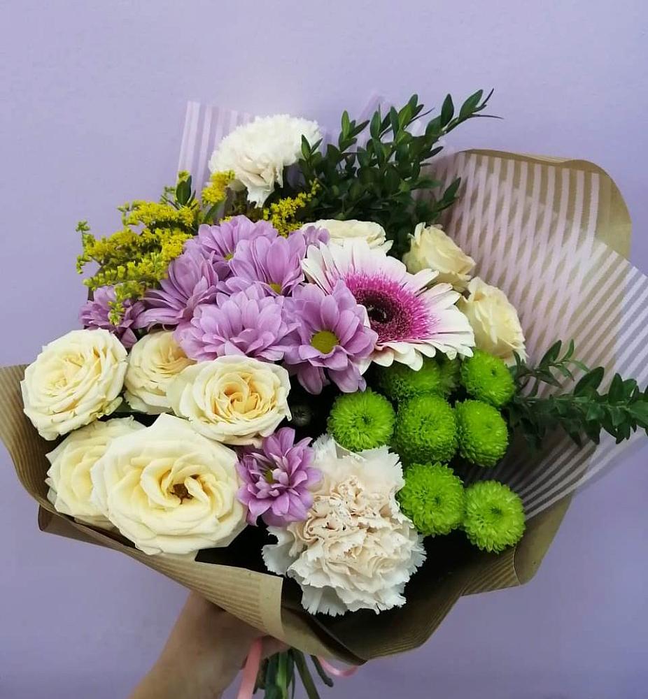 Букет цветов из: Хризантемы, Розы, Гвоздики и Герберы в Советском Республика Дагестан