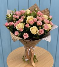 Букет цветов из:  Розы в Советском Республика Дагестан