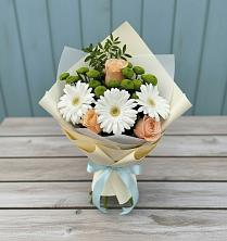 Букет цветов из:  Герберы, Розы и Хризантемы в Советском Республика Дагестан