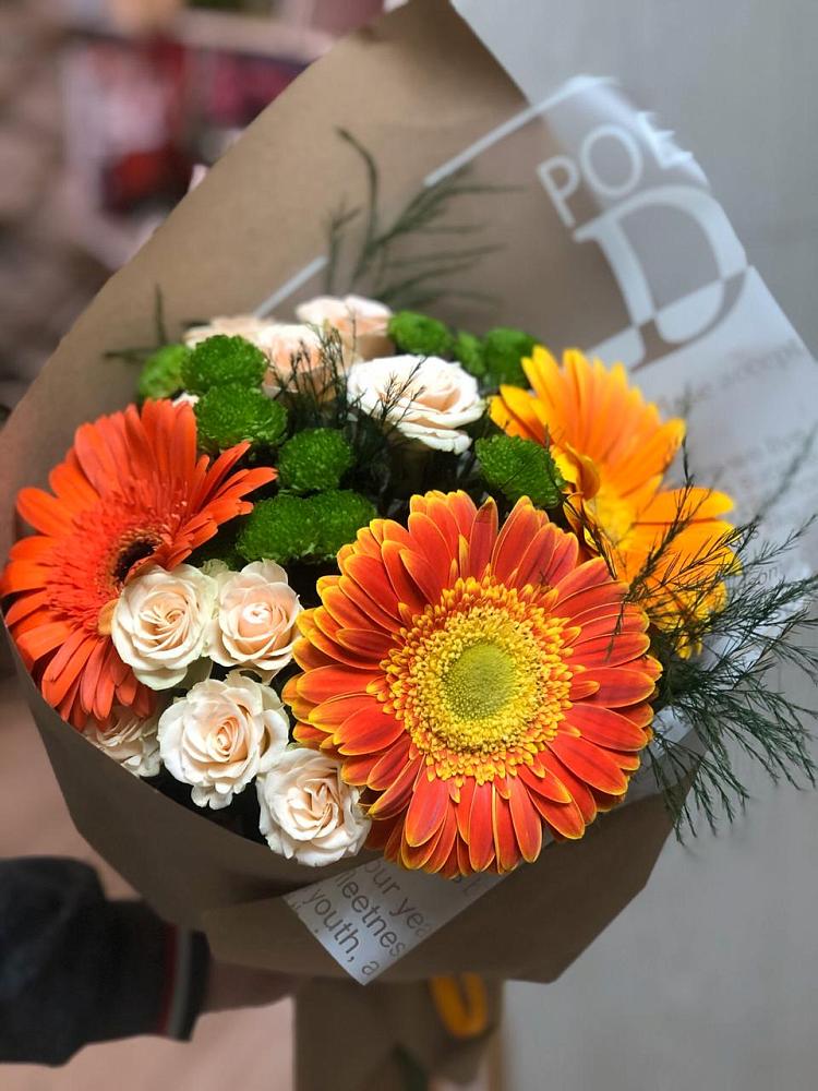 Букет цветов из: Герберы, Хризантемы и Розы в Советском Республика Дагестан