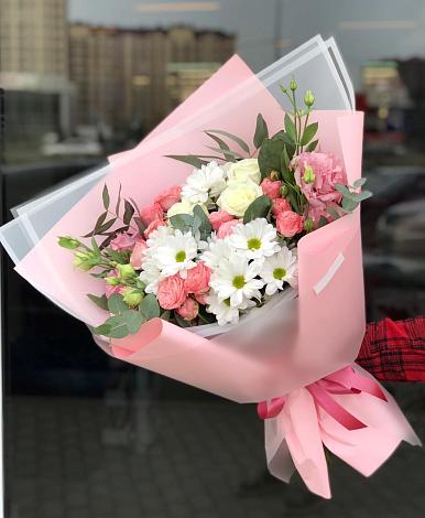 Букет цветов из: Розы, Лизиантусы и Хризантемы в Советском Республика Дагестан